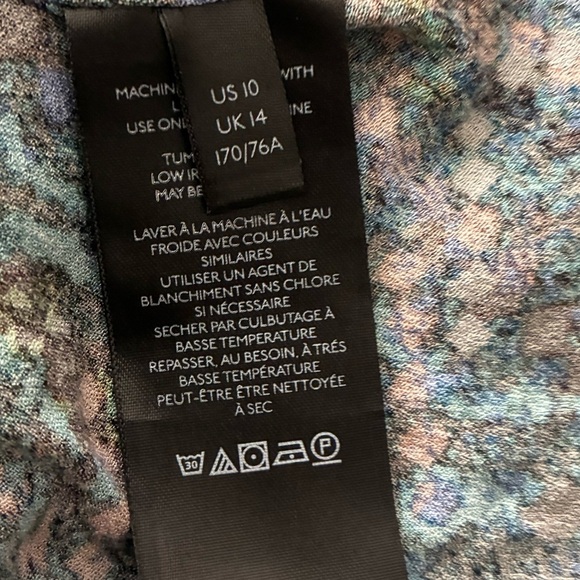 Free People Saturday Sun Mini Skirt Who is She
Combo 10 - Picture 15 of 16